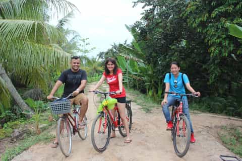 Private Mekong Delta Tour to Ben Tre and My Tho with Biking