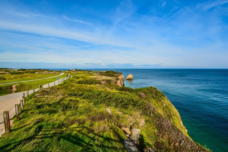 From Paris: Normandy Landing Beaches D-Day Tour by Minibus Private Tour in Spanish: 5-8 People