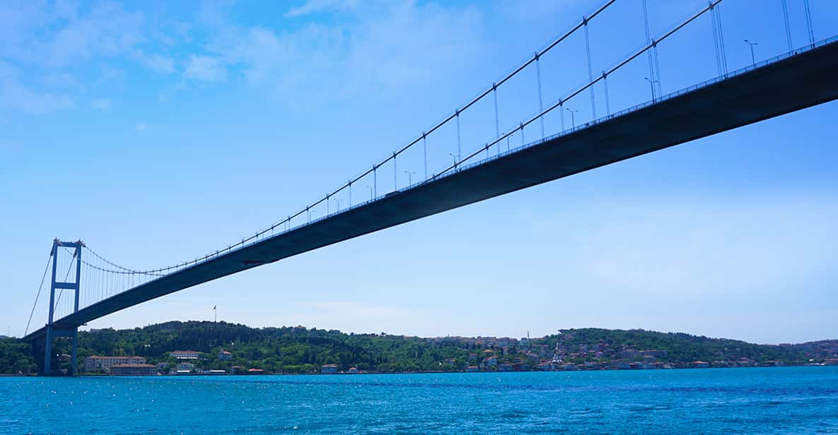 Istanbul: Golden Horn and Bosphorus Tour with Audio App