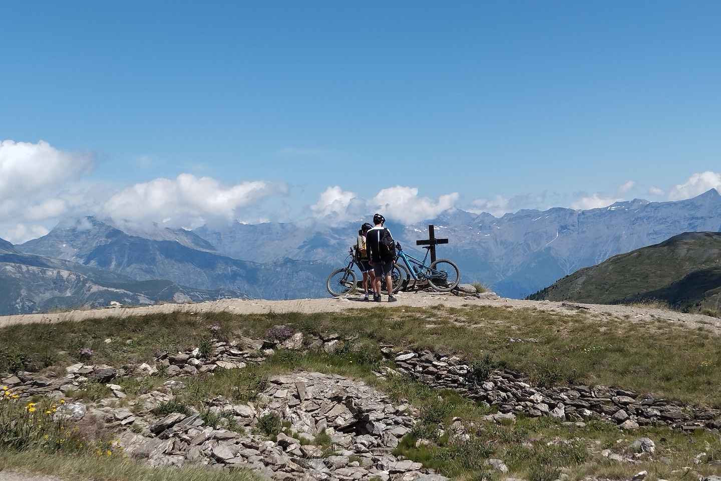 E-bike excursion in Sauze d'Oulx along the Assietta Road at 2,400mt