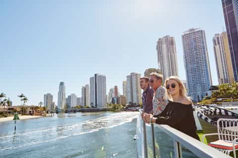 Gold Coast: 2-Hour Surfers Paradise Cruise with Buffet Lunch