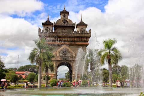 Vientiane: Private Half-Day Guided Sightseeing Tour by Car
