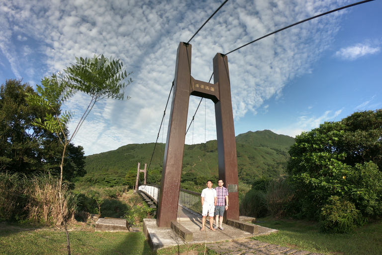 Desde Taipei: tour privado por la naturaleza y el volcán YangmingshanTour privado al volcán Yangmingshan