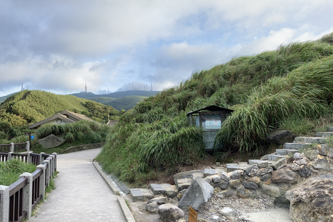 Desde Taipei: tour privado por la naturaleza y el volcán YangmingshanTour privado al volcán Yangmingshan