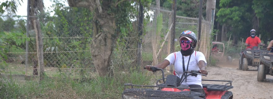 Punta Cana Off-Road 4x4 ATV : plage, plongée dans les grottes et séance de mamajuana