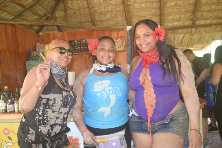 Punta Cana: aventura todoterreno en cuatrimotoPunta Cana: Aventura todoterreno en cuatrimoto compartido - Inglés