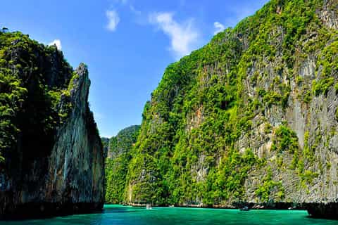 From Phi Phi: Beat The Crowds Island Hopping Day Trip