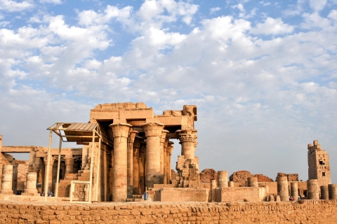 Od Luxor: prywatna wycieczka do Edfu i Kom OmboPrywatna wycieczka z Aswan Drop-Off bez opłat za wstęp