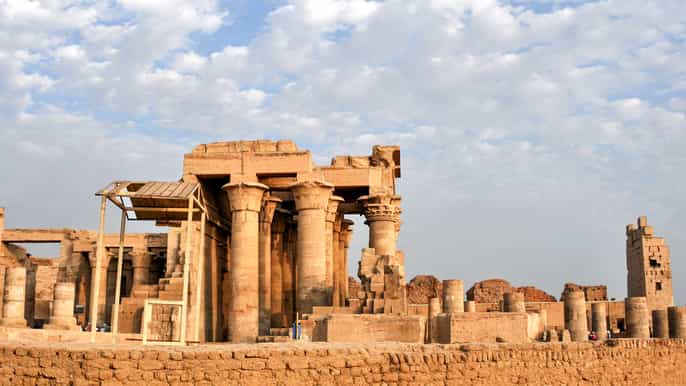 from luxor private day trip to edfu and kom ombo