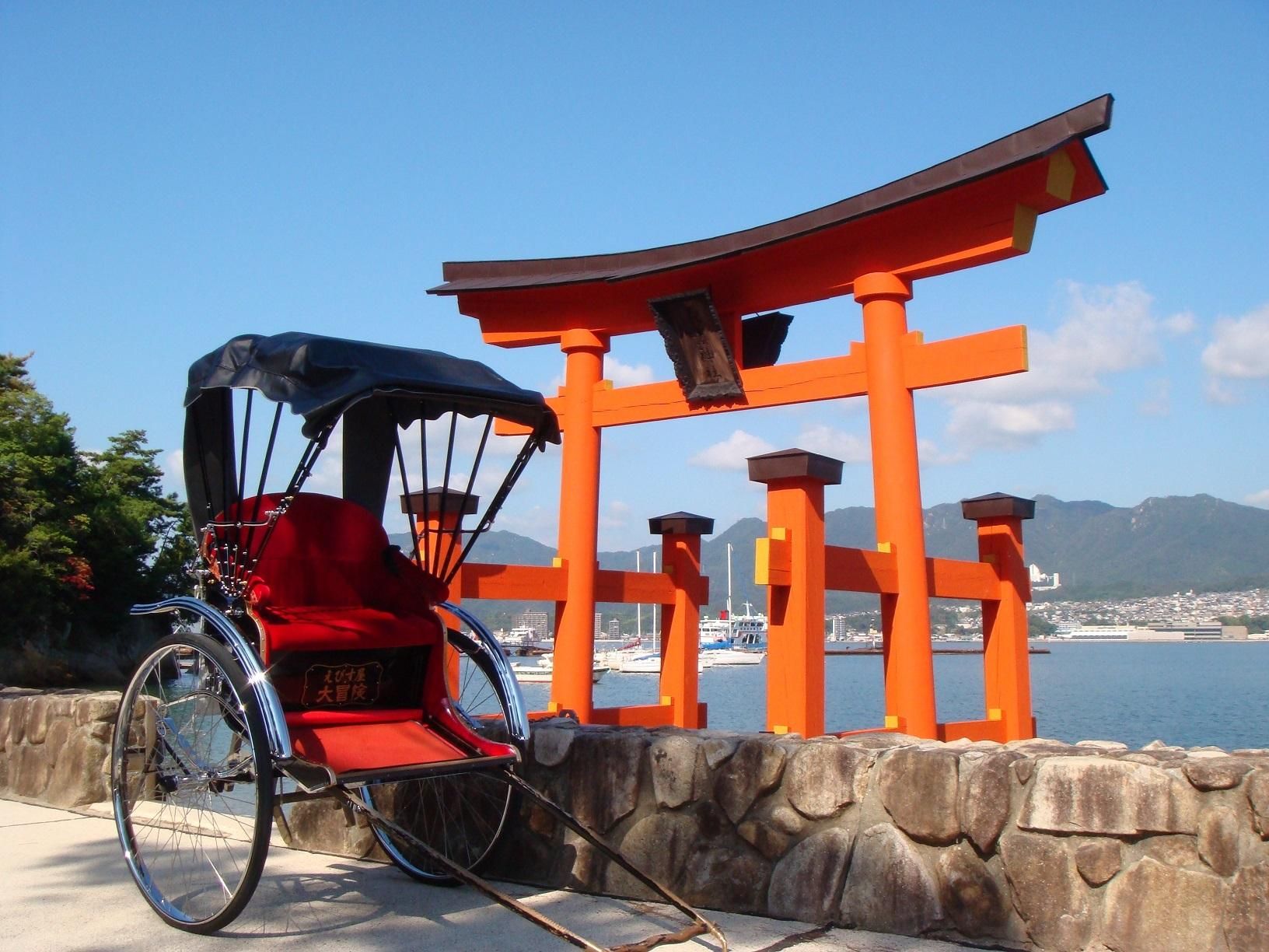 Miyajima: Private Rickshaw Tour zum Itsukushima-Schrein