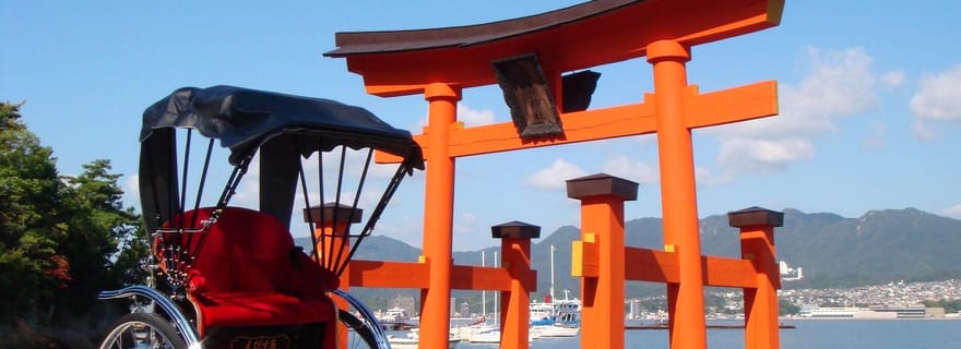 Miyajima : visite privée en cyclo-pousse du sanctuaire d'Itsukushima