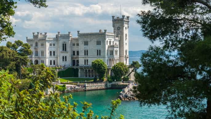trieste skiptheline miramare castle private transfer