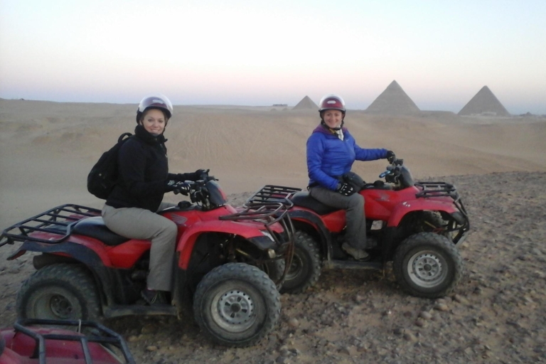 Pyramides de Gizeh : 1 h de quad dans le désert2 h de quad dans le désert