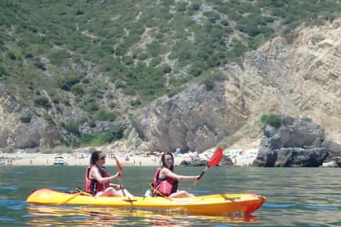 Lisbon: Sesimbra Kayak Discovery Experience