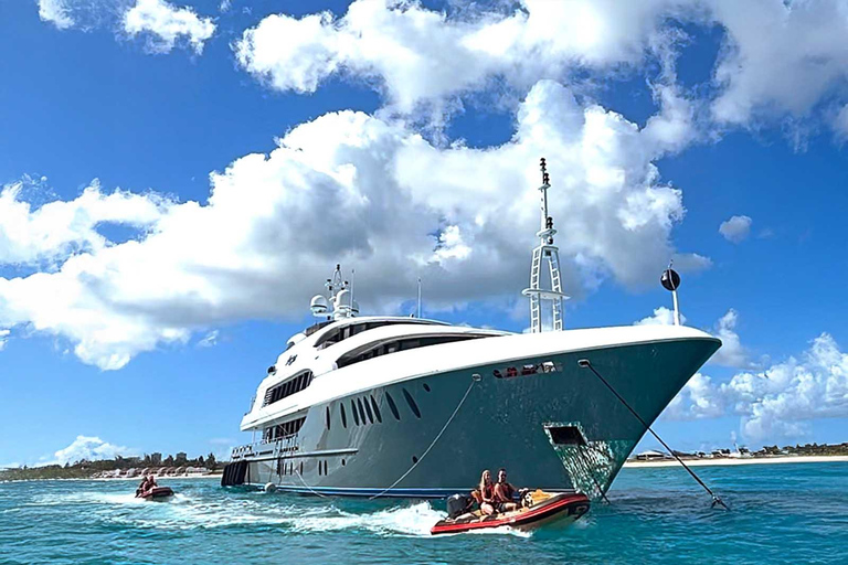 St. Maarten: YoHo Pirates Premium Self-Drive Speedboat Tour