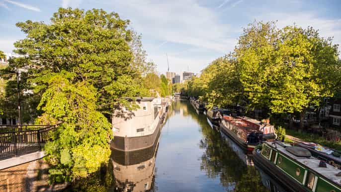london city canals gardens exploration game tour