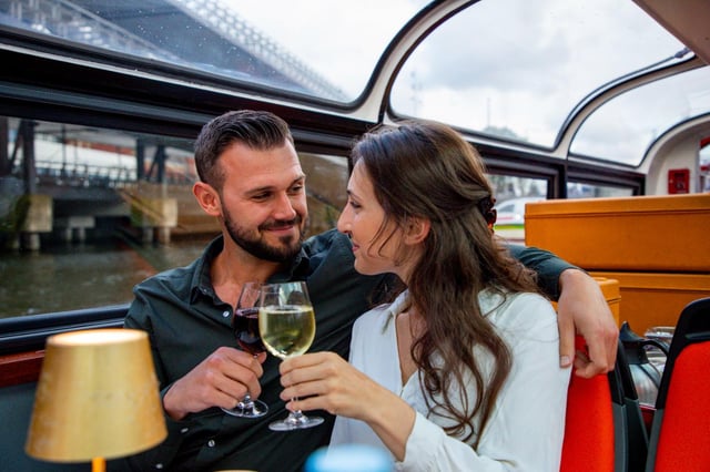 Amsterdam: Crucero nocturno de vino y queso
