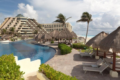 Cancun: Sightseeing Walking Tour With a Local Guide Cancun: 3 Hours Sightseeing Walking Tour