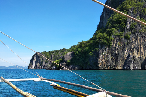 Från Puerto Princesa: Dagsutflykt till El Nido och öluffningGemensam dagsutflykt till El Nido och ö-luffning