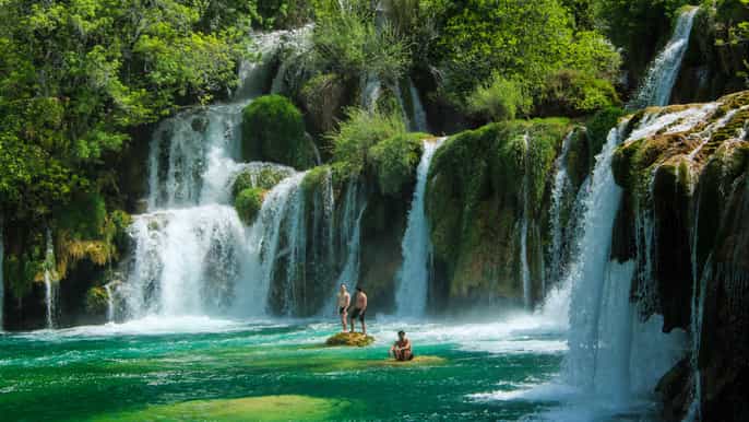 krka waterfalls tour from split with 30min river cruise