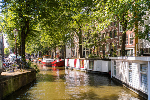 Amsterdam: Fahrt mit einem halboffenen Grachtenboot