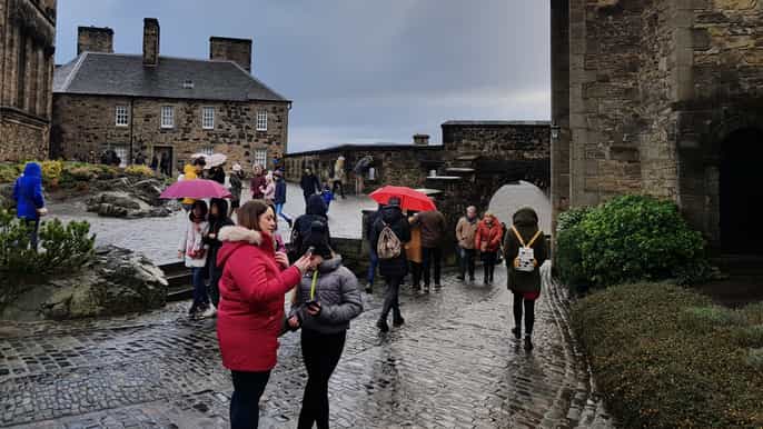 edinburgh castle guided tour in spanish