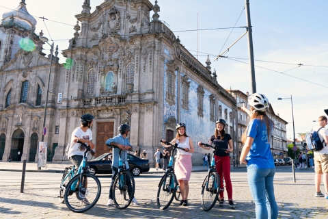 Porto: City Highlights 3-godzinna wycieczka rowerowa z przewodnikiem elektrycznymPorto podkreśla E-Bike Tour w języku hiszpańskim