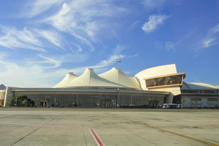 Sharm El Sheikh: traslados privados al aeropuertoTraslado de llegada: Desde el aeropuerto de Sharm El Sheikh al hotel.