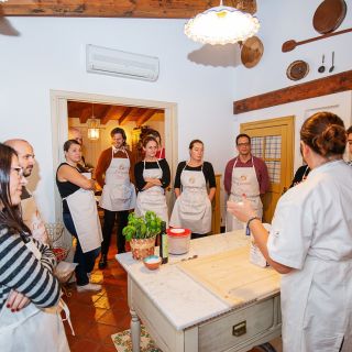 Bergamo: Cooking Class at a Local's Home with Wine