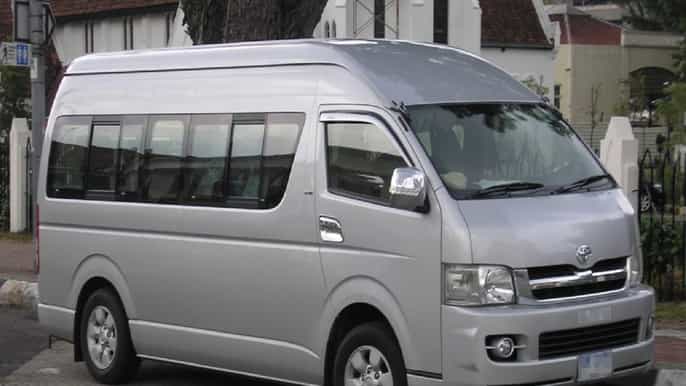 shared minivan service between luang prabang vientiane