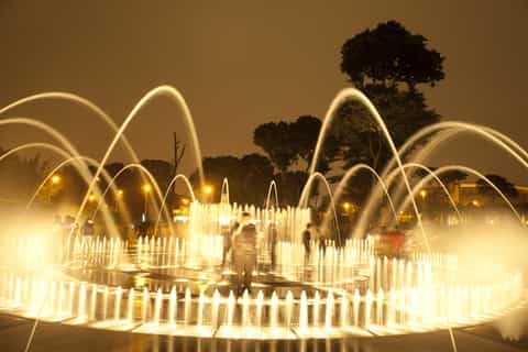 Lima: Larco Museum and Magic Water Tour