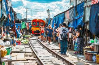 Bangkok: Maeklong Railway & Amphawa Floating Market Tagesausflug