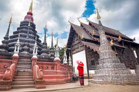 From Chiang Mai: Chiang Rai Famous Temples Small Group Tour