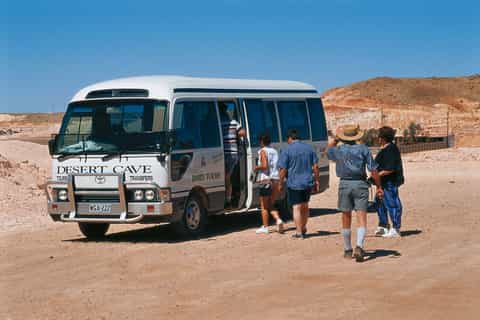 Coober Pedy: Desert Cave & Town Highlights Guided Tour
