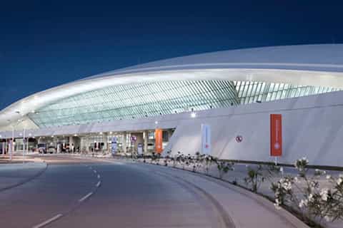 Montevideo: Shared 1-Way or Round Trip MVD Airport Transfer
