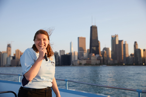 Chicago: Narrated Sightseeing River and Lake Cruise Priority Boarding