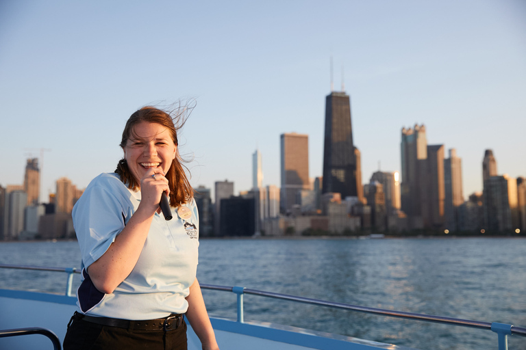 Chicago: Narrated Sightseeing River and Lake Cruise Priority Boarding