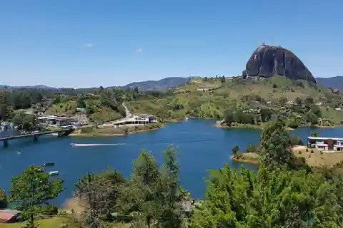 From Medellín: El Peñón Rock and Guatapé Town Private Tour
