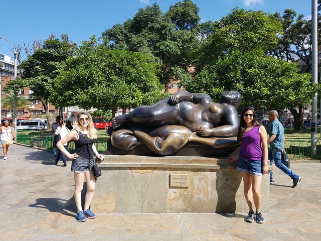 Visit Medellín Comuna 13, Cable Cars and Botero Statues Tour in Medellin