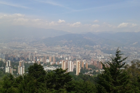 Medellín : Visite à pied avec téléphérique et place Botero
