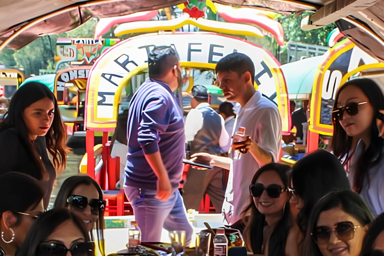 Expérience gastronomique à Mexico : Dégustation de mezcal à XochimilcoExpérience gastronomique à Mexico : dégustation de mezcal à Xochimilco (groupe)