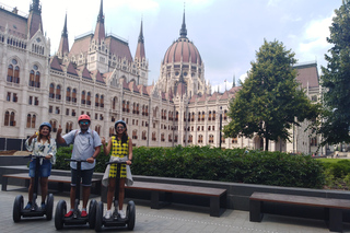Budapest: Live-Guided Castle District Segway-Tour