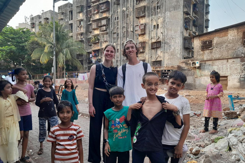 Mumbai : visite guidée du bidonville de Dharavi avec un guide localEn privé : Promenade guidée dans le bidonville de Dharavi avec un guide local