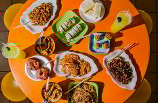 Singapore Stories Food Tour with 12+ Tastings