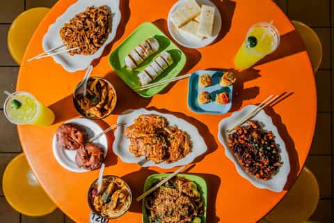 Singapore Stories Food Tour with 12+ Tastings - Image 3