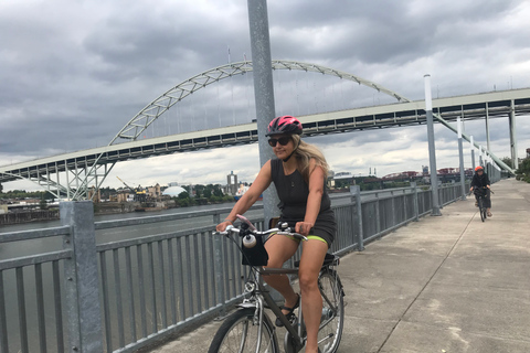 Bike Portland : ponts, quartiers, poésie et rosesBike Portland: ponts, beignes, parcs et roses