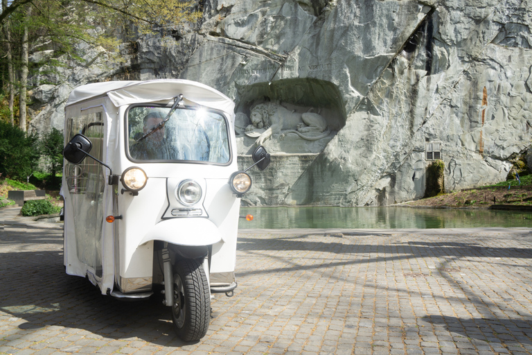 Lucerna: eTukTuk City TourTour de 60 minutos por la ciudad