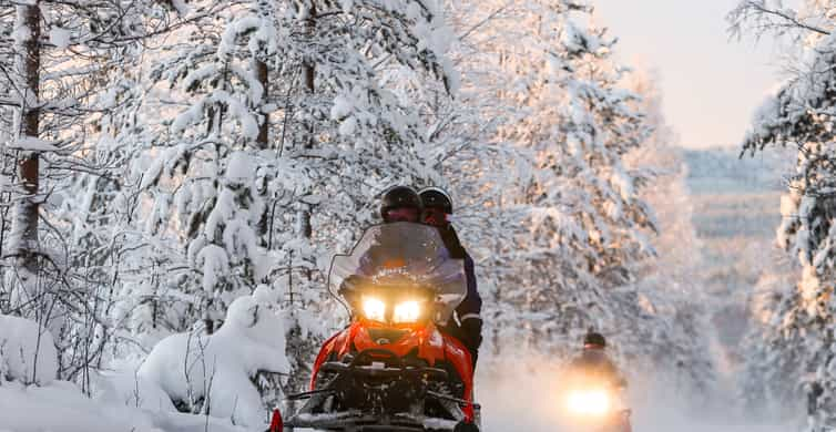 Rovaniemi: 2-Hour Snowmobiling Experience