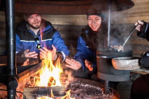 Rovaniemi: Schneemobil und Eisfischen - AbenteuertourSchneemobil und Eisfischen: Abenteuertour – Wintersaison