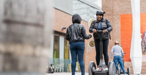 Toronto: Kurze Distillery District Segway-Tour